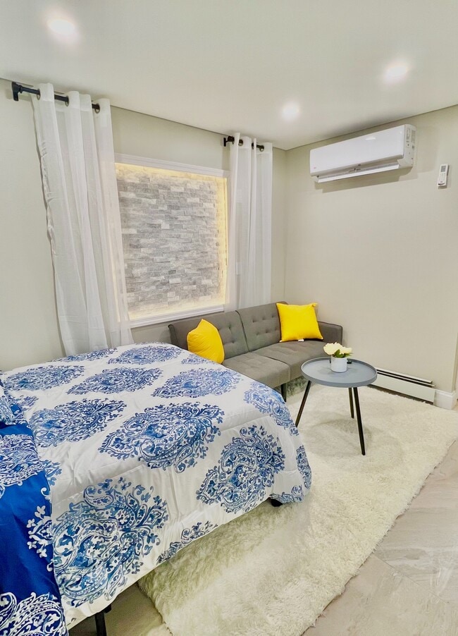 Building Photo - Commonwealth ave Unit B2 Rental