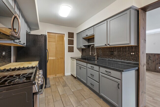 Photo - 7556 Bristol Ln Condo Unit 3
