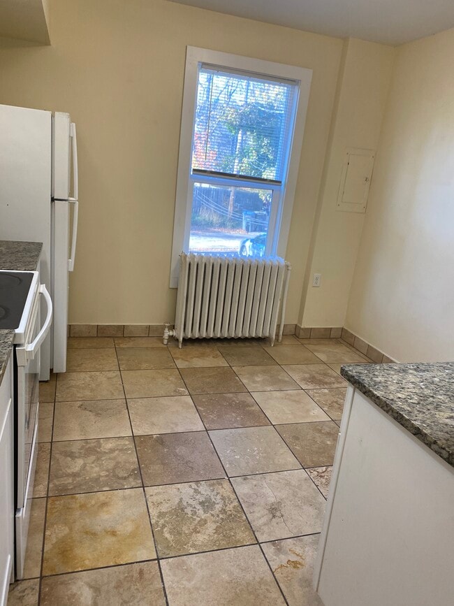 Photo - 1605 E 4th St Unit 2