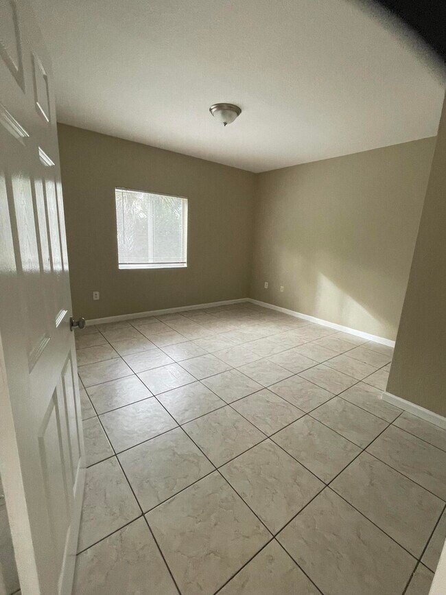 1115 Golden Lakes Blvd Condo Unit 523 Condo for Rent in Royal Palm