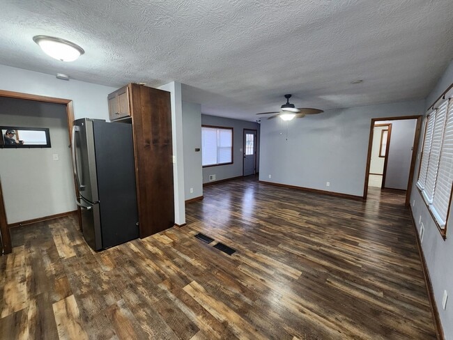 Photo - 320 Fanelle Ave