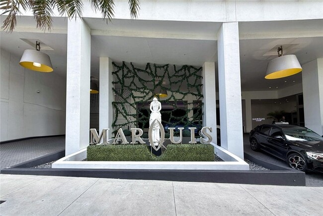 Building Photo - 1100 Biscayne Blvd Unit 3404