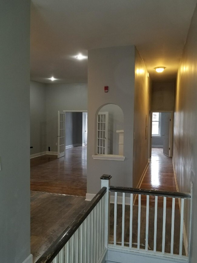 Living Dining Room - 4938-2 Germantown Ave Unidad Secondfloor