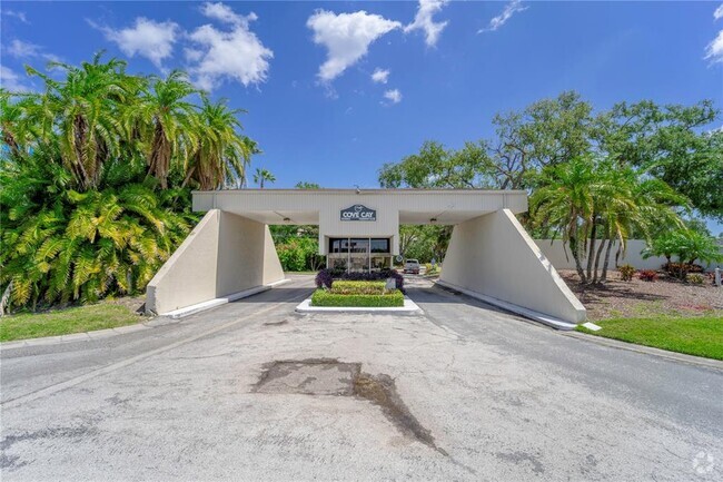 Building Photo - 2900 Cove Cay Dr Unit 1G Rental
