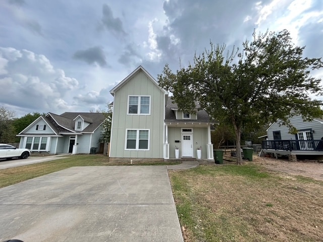 Building Photo - 735 Meadow Ln