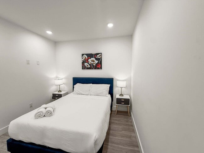 Photo - 2400 E Huntingdon St Unit ID1352423P