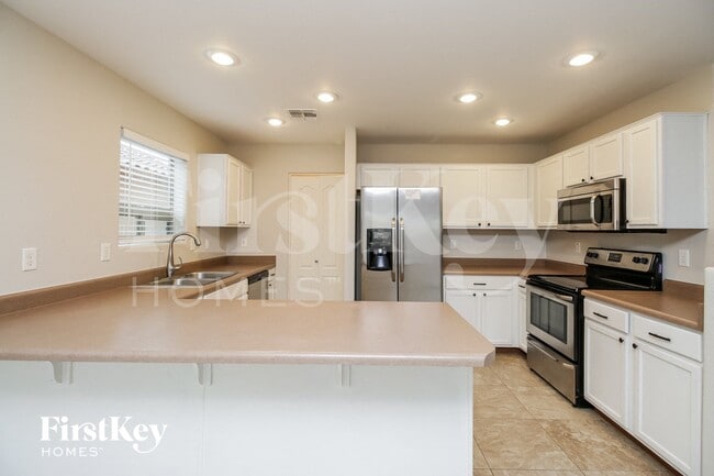 Photo - 284 W Jersey Way