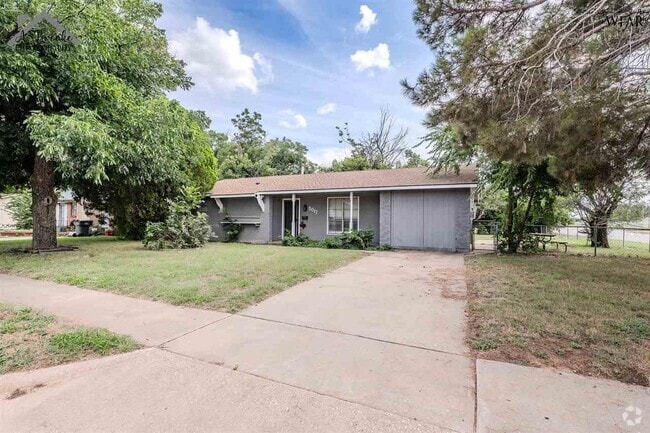 Building Photo - 5017 Kingston Dr Rental
