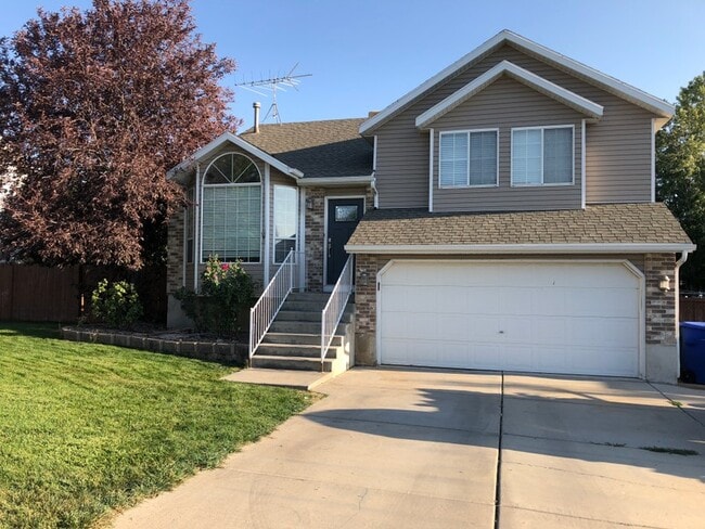 Photo - 839 W 2350 N