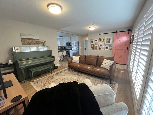 Photo - 1532 Merlin Way Unit A