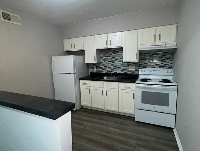Photo - 4770 Kings Dr Unit J