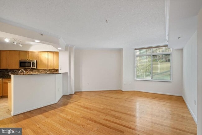 Photo - 3101 N Hampton Dr Unidad 219