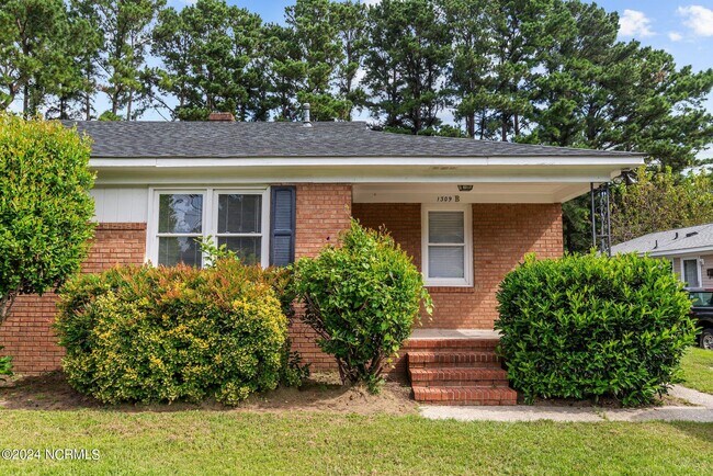 Photo - 1309 Willow St Townhome