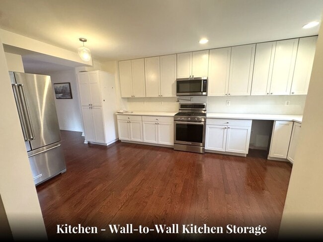 2030 Mayflower Dr