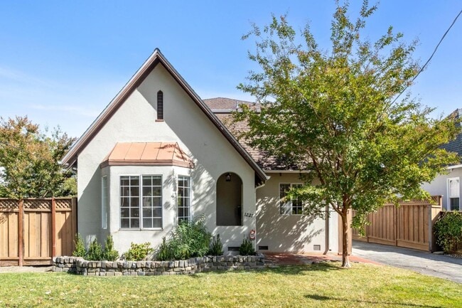 Photo - 1227 Rhus St