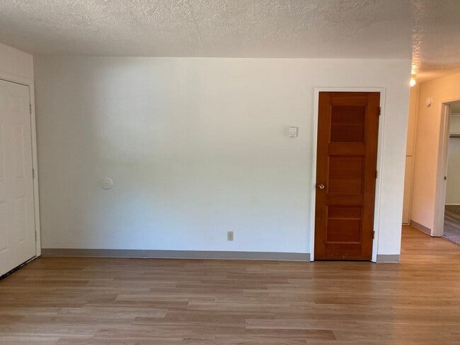 1671 Ferry St Unit 09