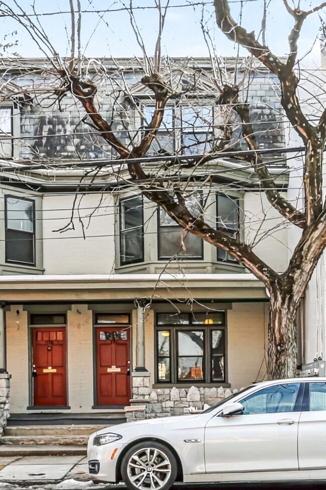 Photo - 5 bedroom, 2 bathroom house in downtown Carlisle