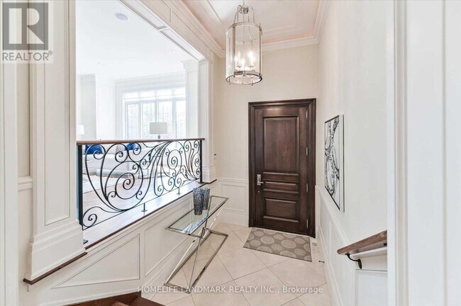 Photo - 382 Empress Ave