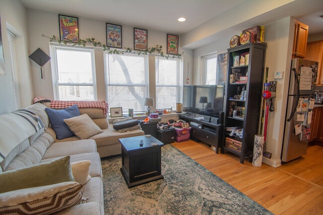 Photo - 2748 N Kostner Ave Unit 3