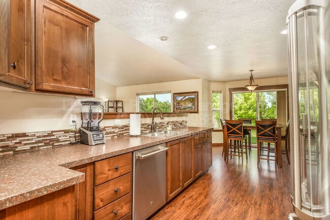 Photo - 10231 N Zenith St