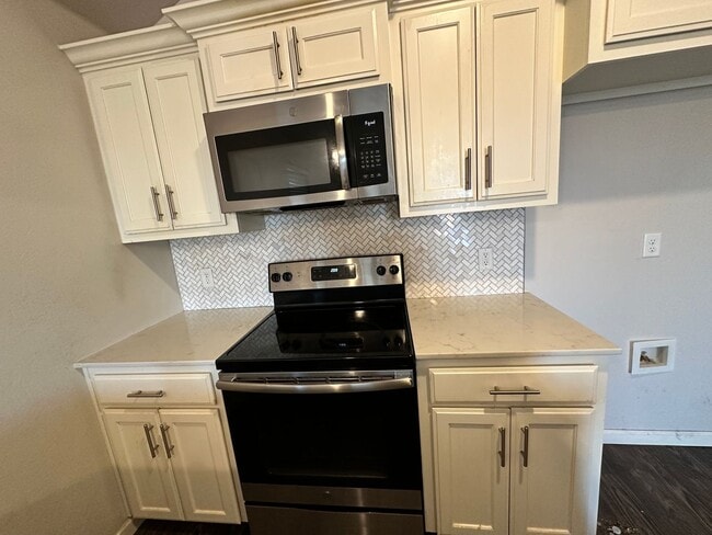 Photo - Move In for Less: Updated NW OKC 2-Bed Home with Granite Kitchen