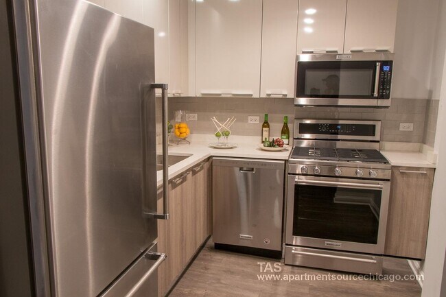 Photo - 932 W Dakin St Unit 202