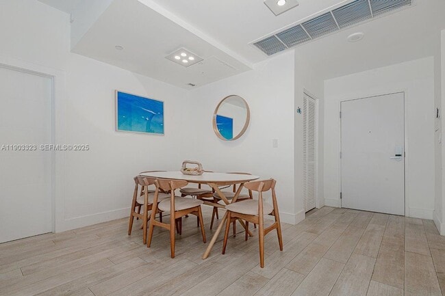 2301 Collins Ave Unit PH21