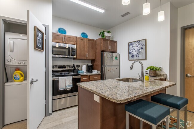 2 Bed/ 1 Bath - 550 Sq FT