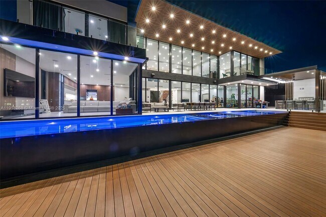 Photo - 1102 Washington St