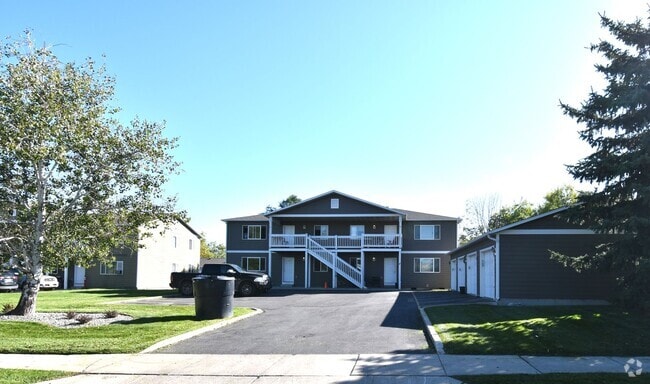 Building Photo - 3BD, 1BA Top Floor Unit 14 Michael Grove Rental