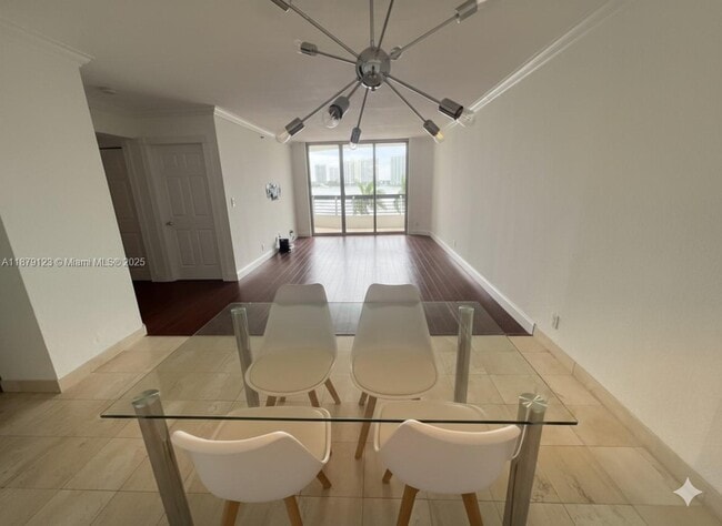 Photo - 3600 Mystic Pointe Dr Unidad 604