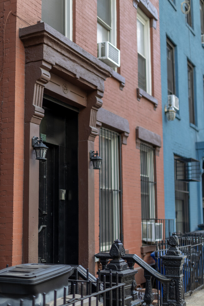 Charming, historic entrance on Duffield St. - 61 Duffield St Townhome