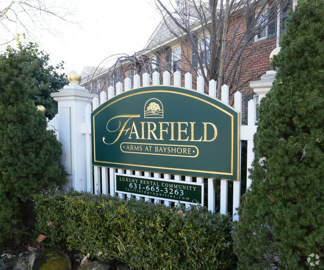 Building Photo - Fairfield Arms at Bay Shore