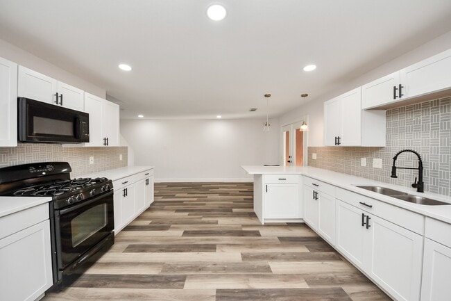 Photo - 7826 Maverick Trace Ln