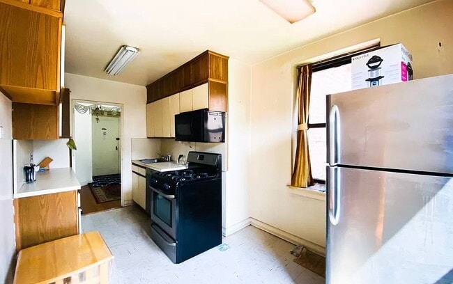 Photo - 100-11-100-67 67th Rd