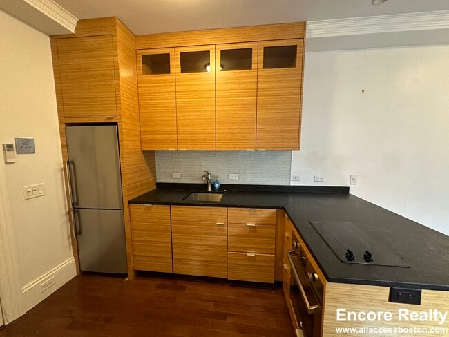 Photo - 98 Myrtle St Unit 6