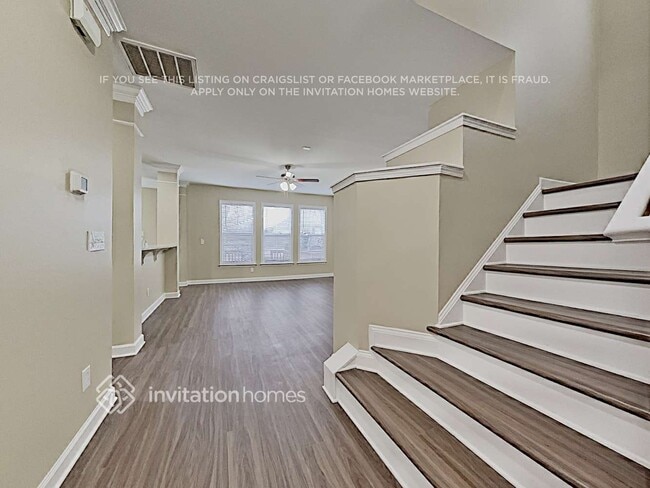 Photo - 18610 The Commons Blvd