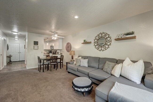 Photo - 1324 Chateau Cmn Unit 208