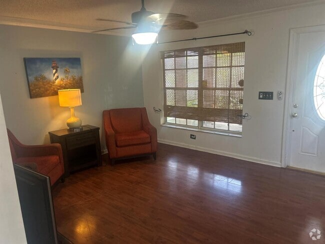 Building Photo - 522 S E St Rental