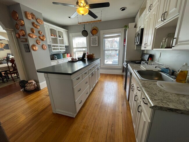 Fotografía del edificio - 395 Hanover St Unidad 2