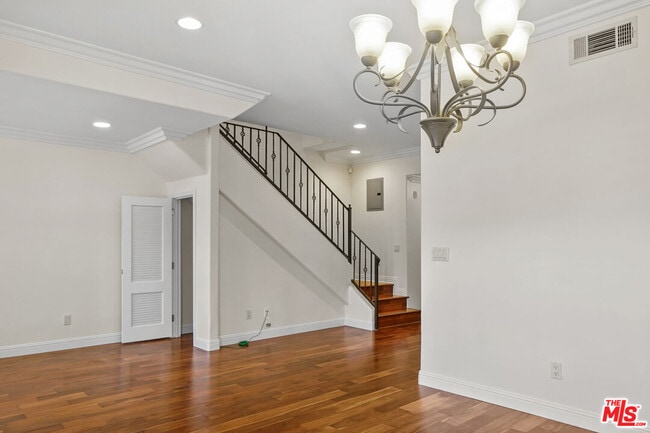 Photo - 1050 N Edinburgh Ave Unidad 303