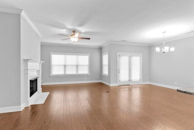 Photo - 5120 Meadowbend Dr NE