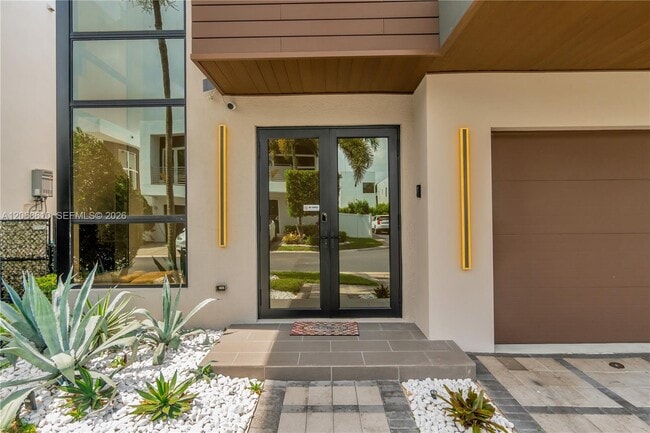 9730 NW 74th Terrace