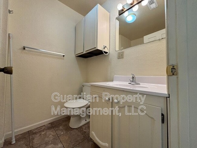 Photo - 114 E 3rd St