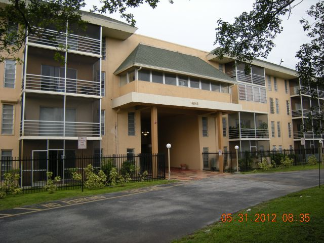 Photo - 4848 NW 24th Ct Condo Unit #319