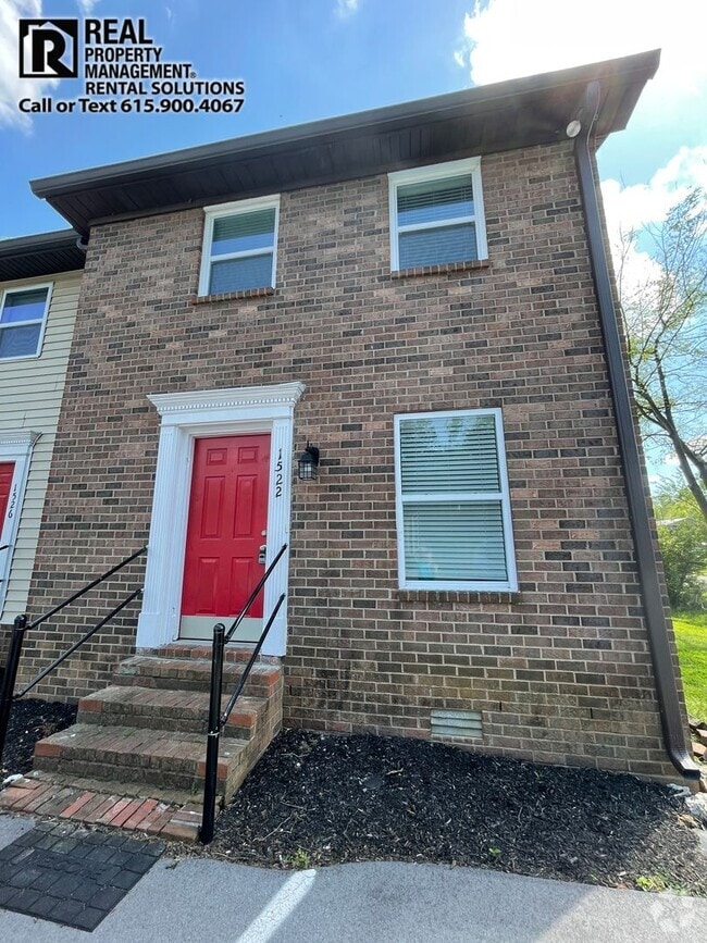 Building Photo - 2BD/1.5BA updated townhome, quick walk to ...
