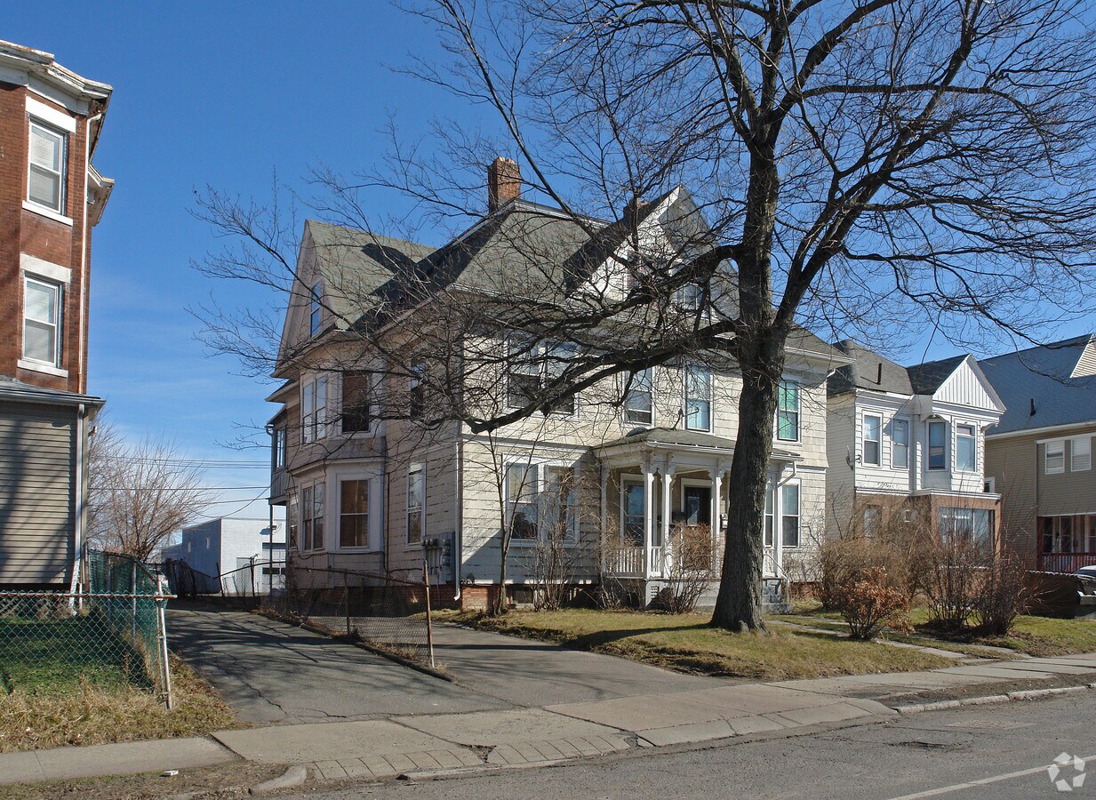 Photo - 648-650 Wethersfield Ave