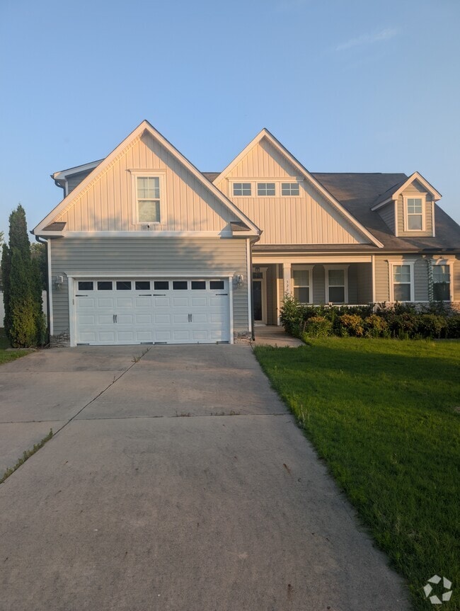 Building Photo - 3209 Grapevine Ct W Rental