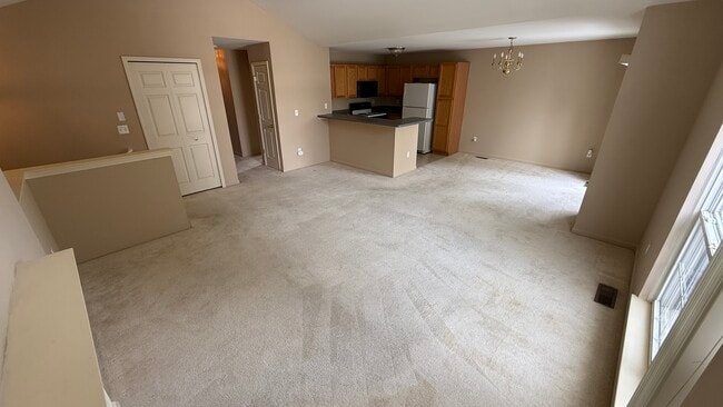 living angle 2 - 4200 Chesapeake Cir