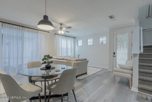 Photo - 3730 Creswick Cir